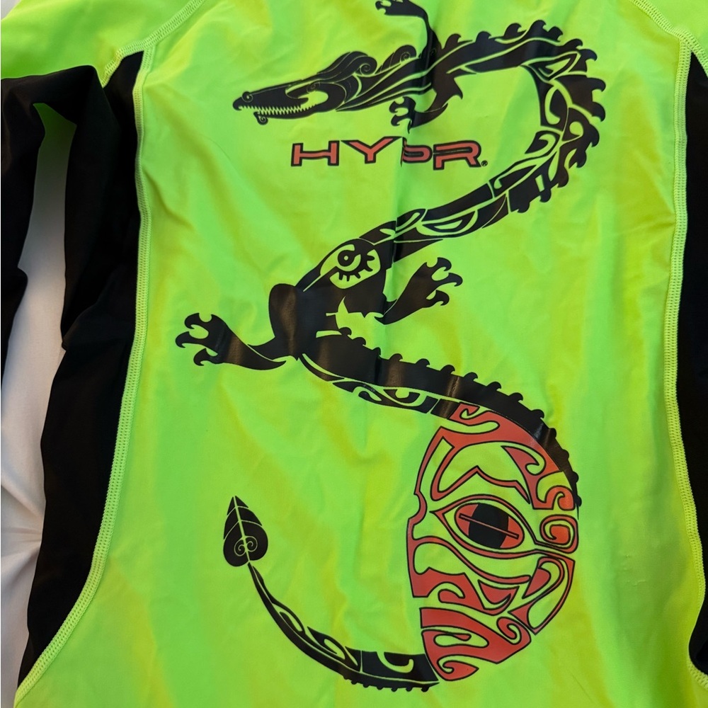 Hypr Hawaii Small Rash Guard - Picture 4 of 5